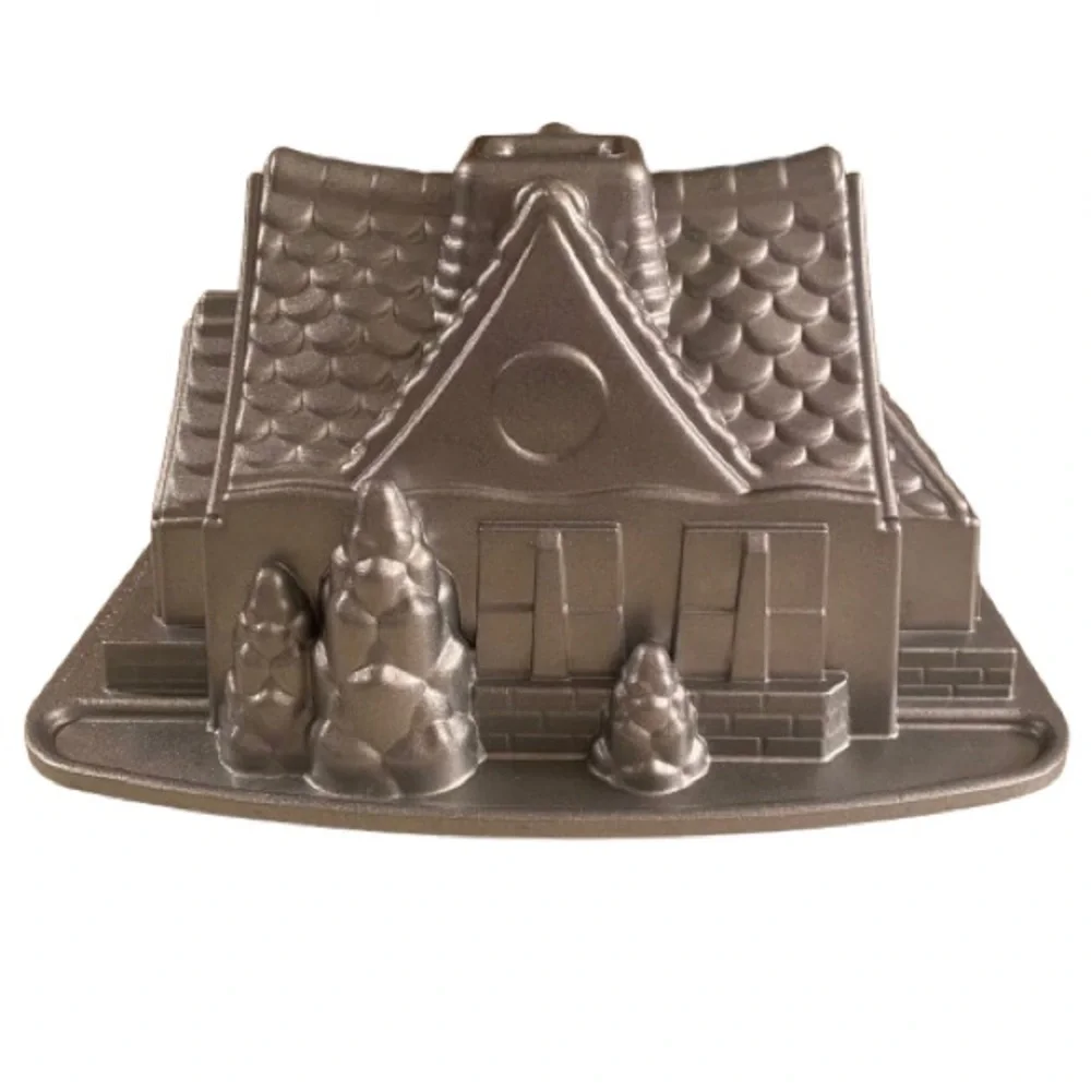 Nordic Ware Gingerbread House Cottage Bundt Cake Pan Nonstick Aluminum 9 Cup EUC